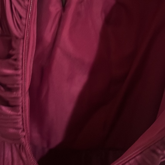 IEENA FOR MAC DUGGAL
Pleated A-Line Flowing Sleeve Gown size 2 new - Picture 13 of 15